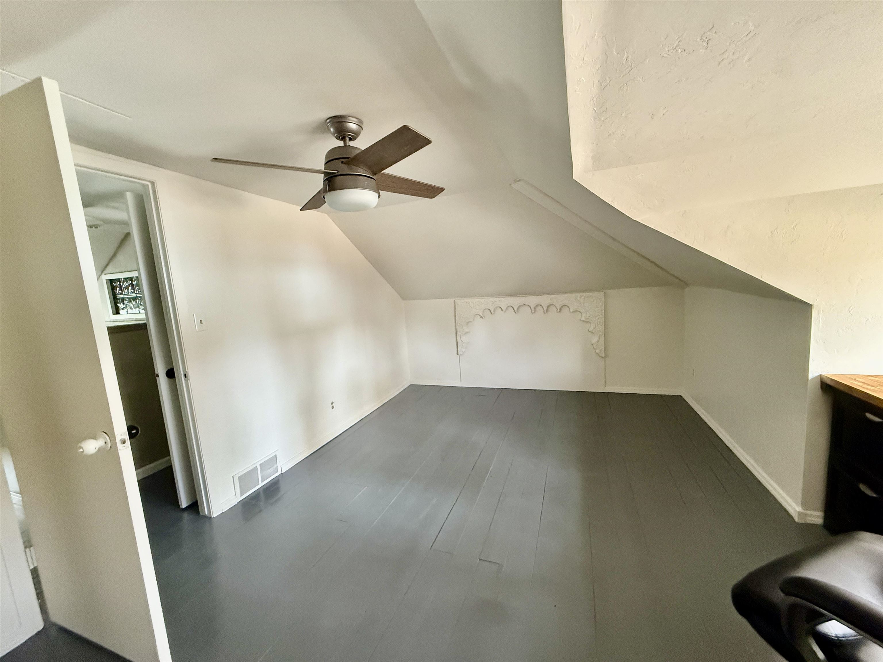 505 Walker Street Property Photo 32