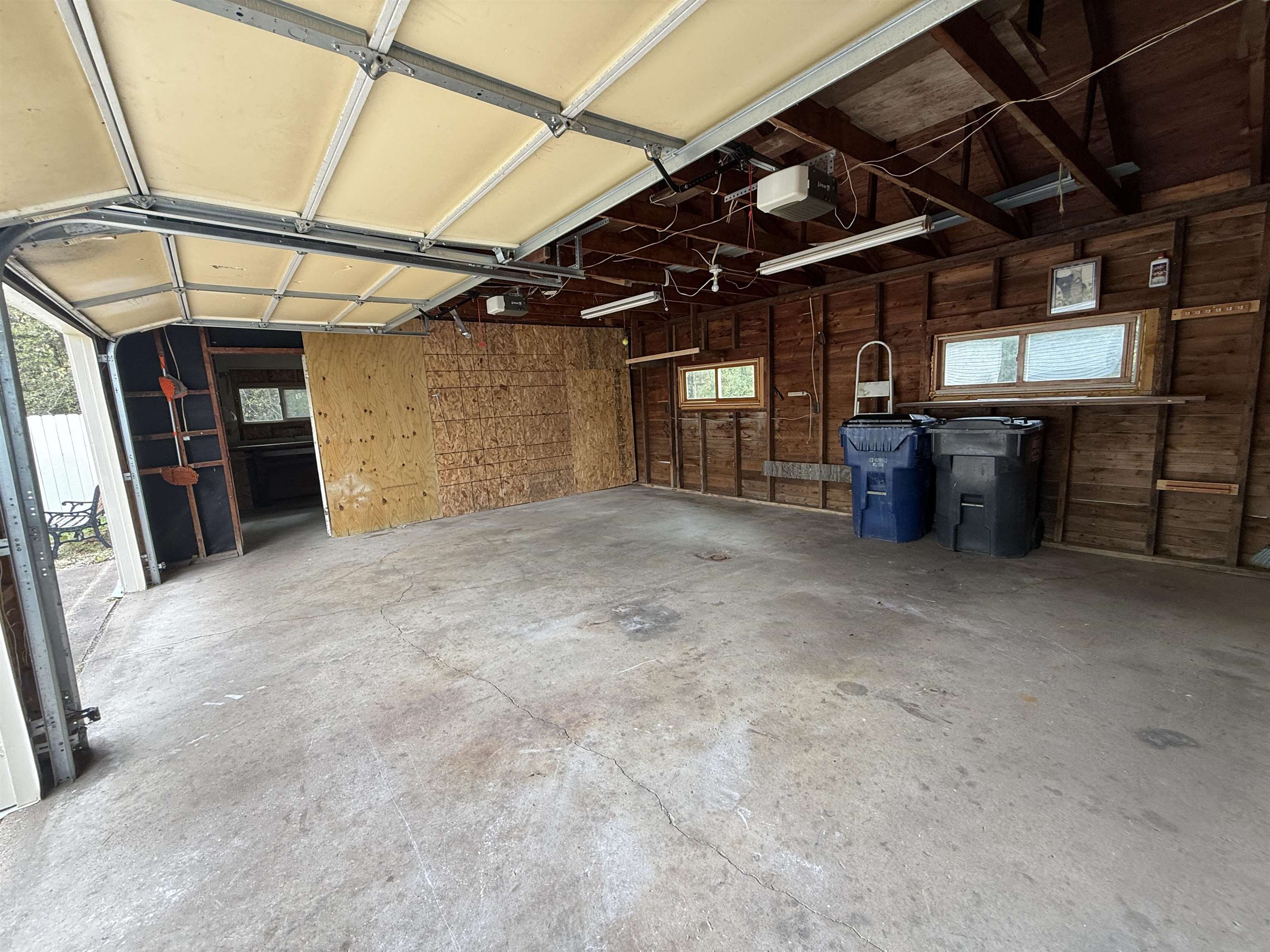 505 Walker Street Property Photo 40