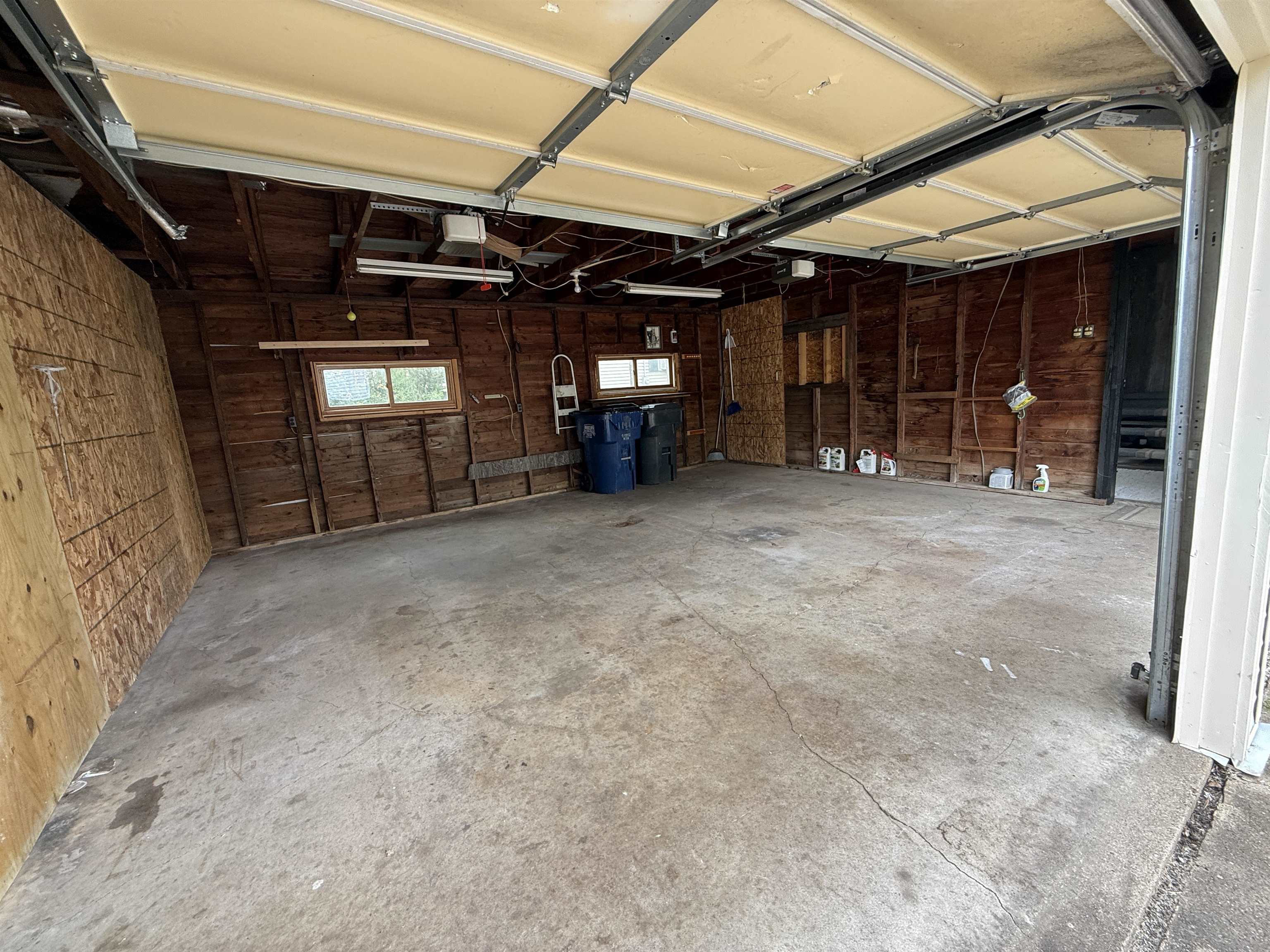 505 Walker Street Property Photo 41