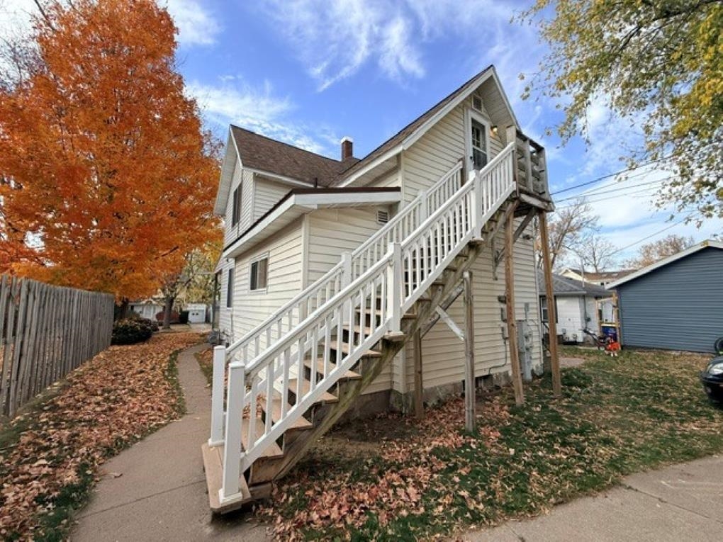 409 Pier Street Property Photo 3