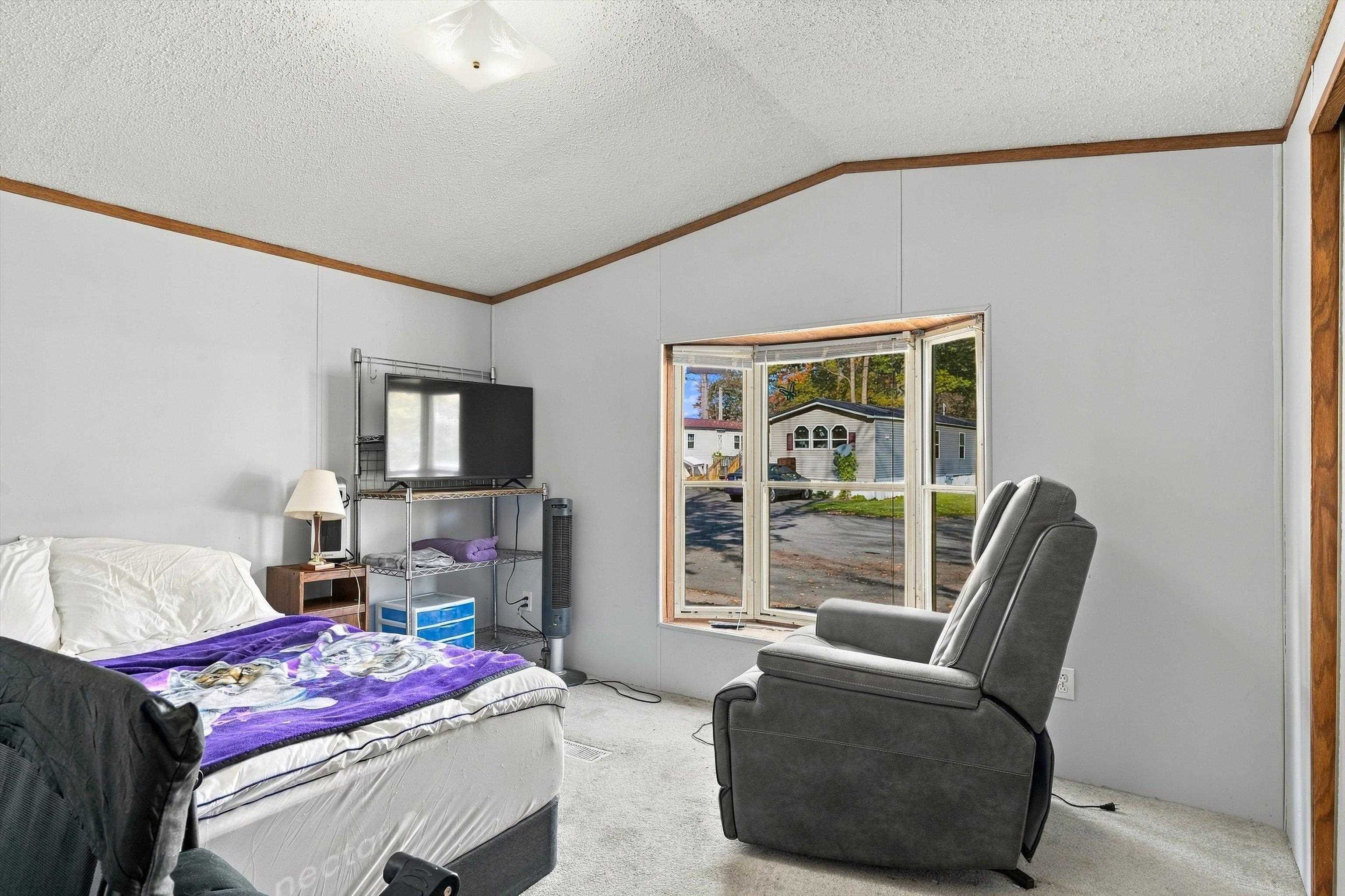 1407 N Peach Avenue Property Photo 10