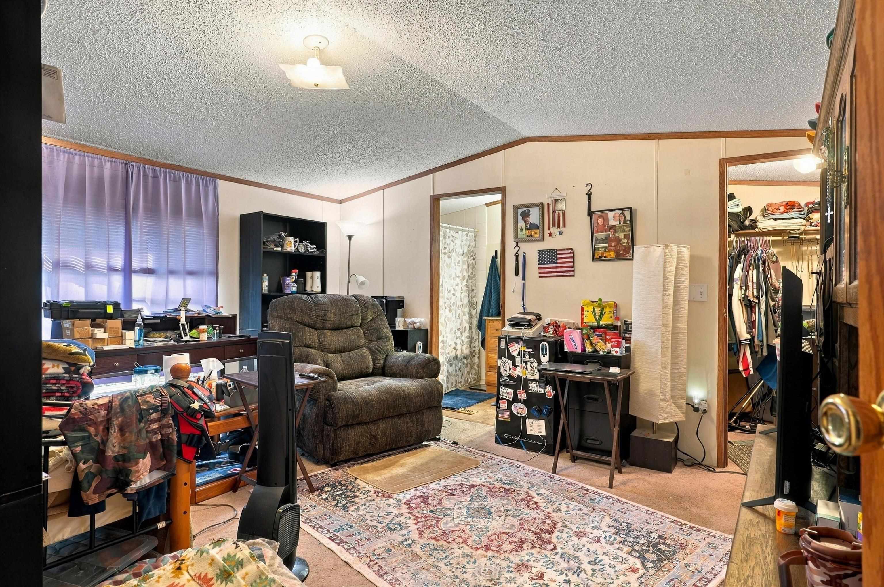 1407 N Peach Avenue Property Photo 14