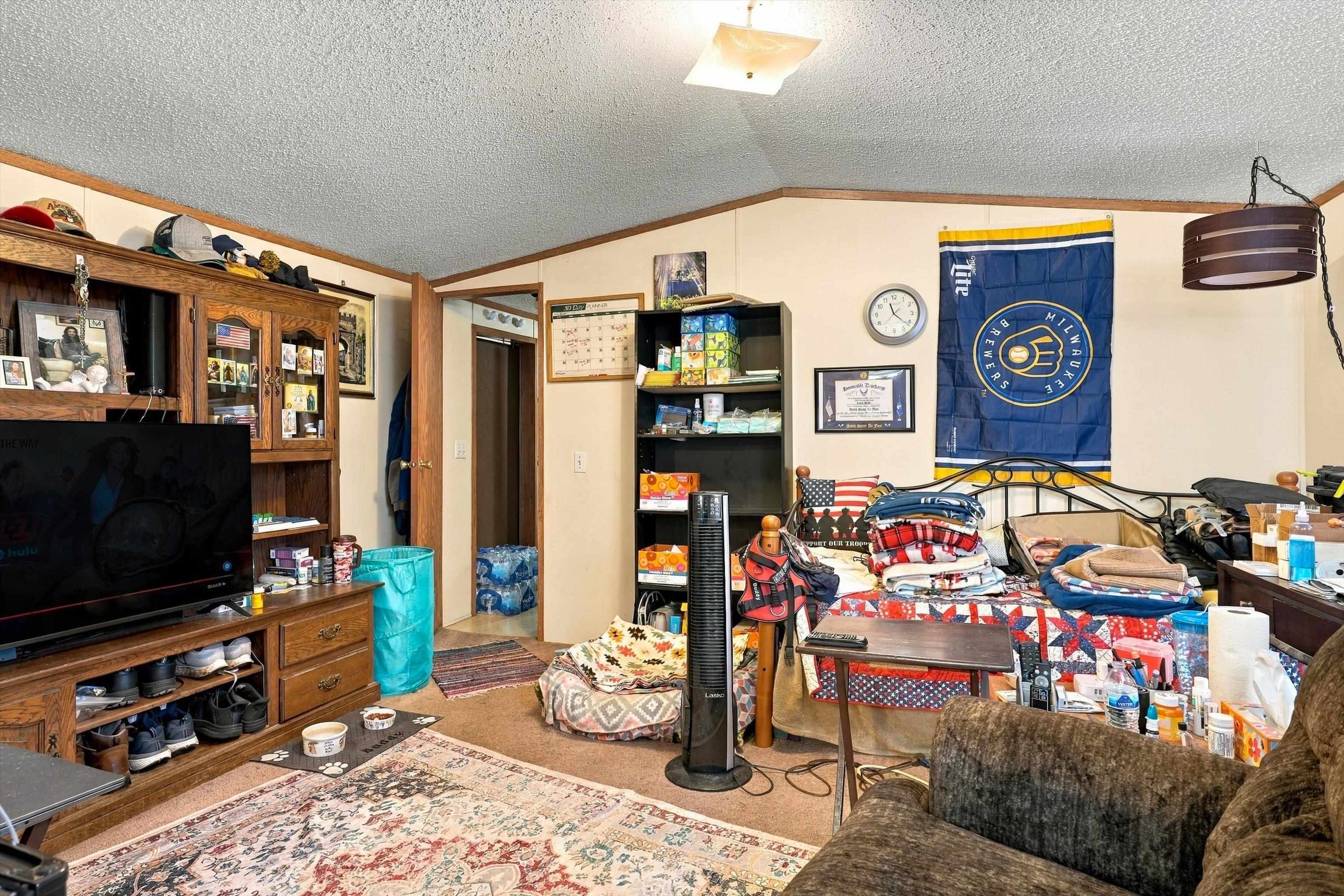 1407 N Peach Avenue Property Photo 15
