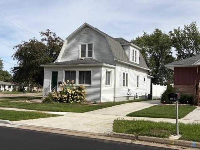 713 N Maple Avenue Property Photo 1