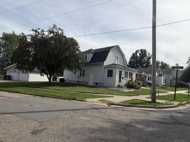 713 N Maple Avenue Property Photo 3