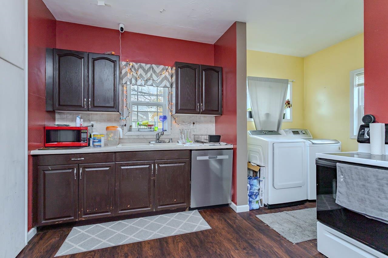 112 S Genesee Street Property Photo 6