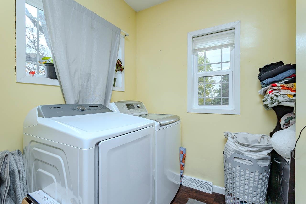 112 S Genesee Street Property Photo 7