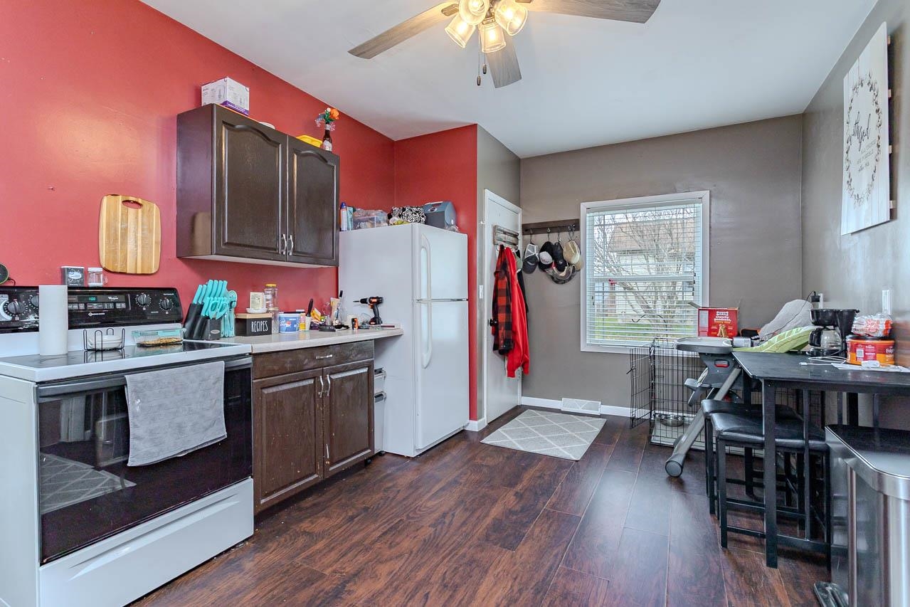 112 S Genesee Street Property Photo 8
