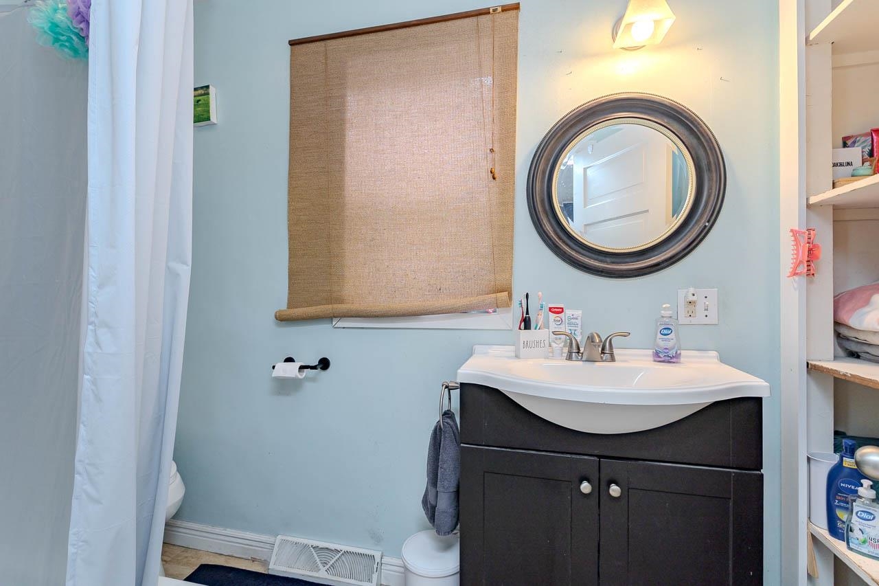 112 S Genesee Street Property Photo 12