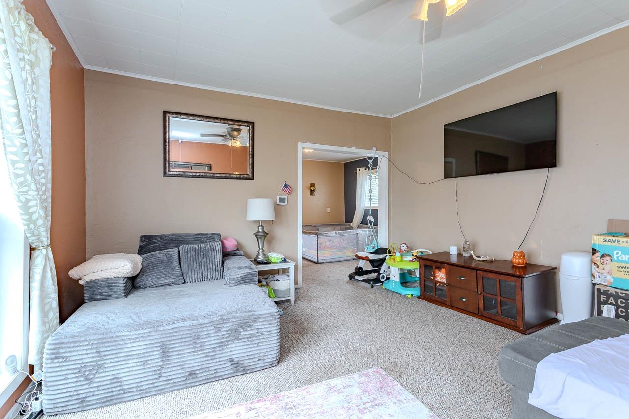 112 S Genesee Street Property Photo 15