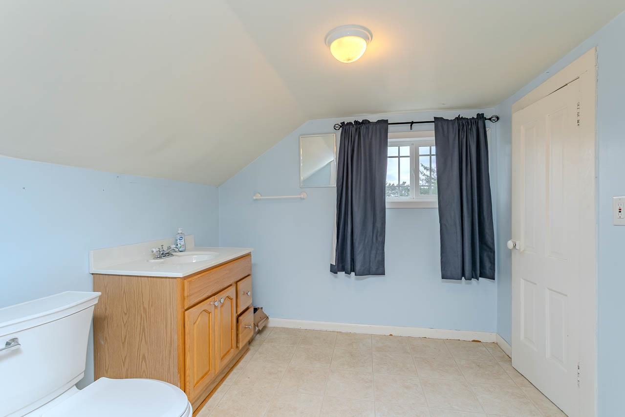 112 S Genesee Street Property Photo 29