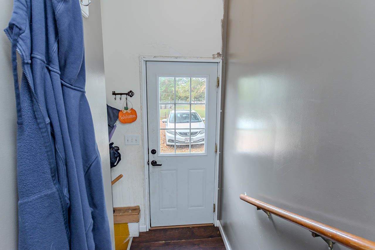 112 S Genesee Street Property Photo 32