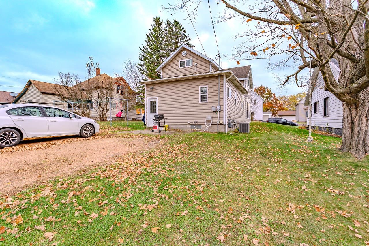 112 S Genesee Street Property Photo 37