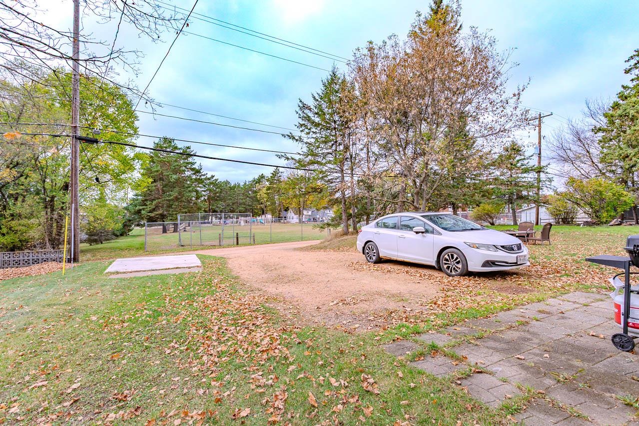 112 S Genesee Street Property Photo 38