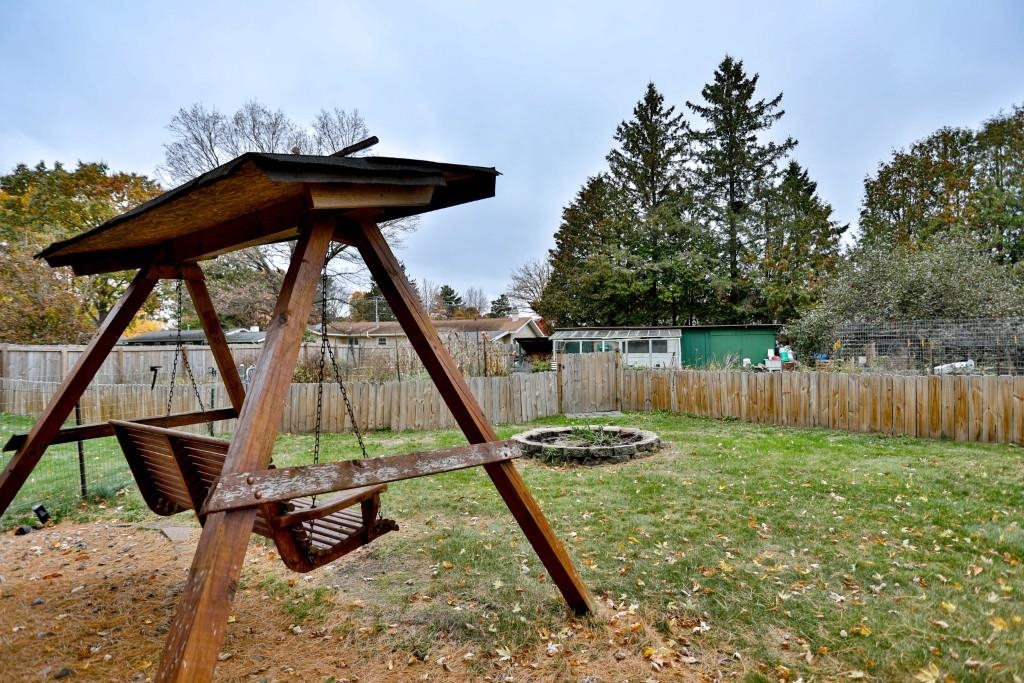 4802 Augustine Avenue Property Photo 4