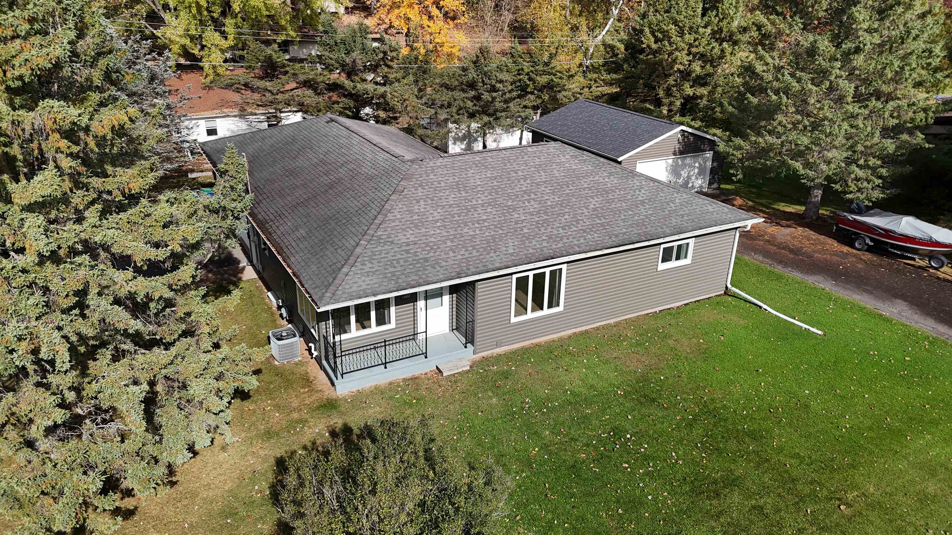 1402 Evergreen Road Property Photo 1