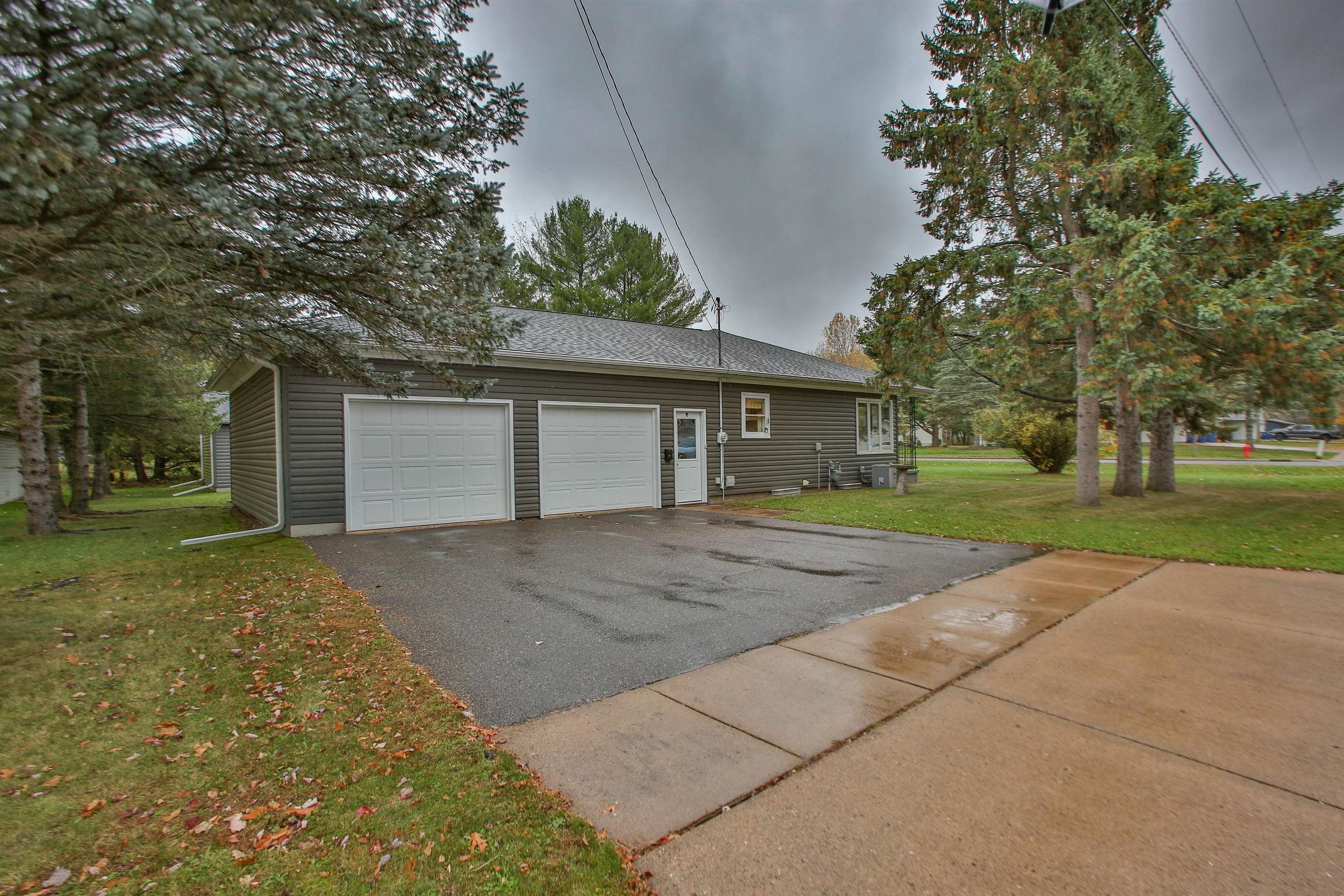 1402 Evergreen Road Property Photo 6