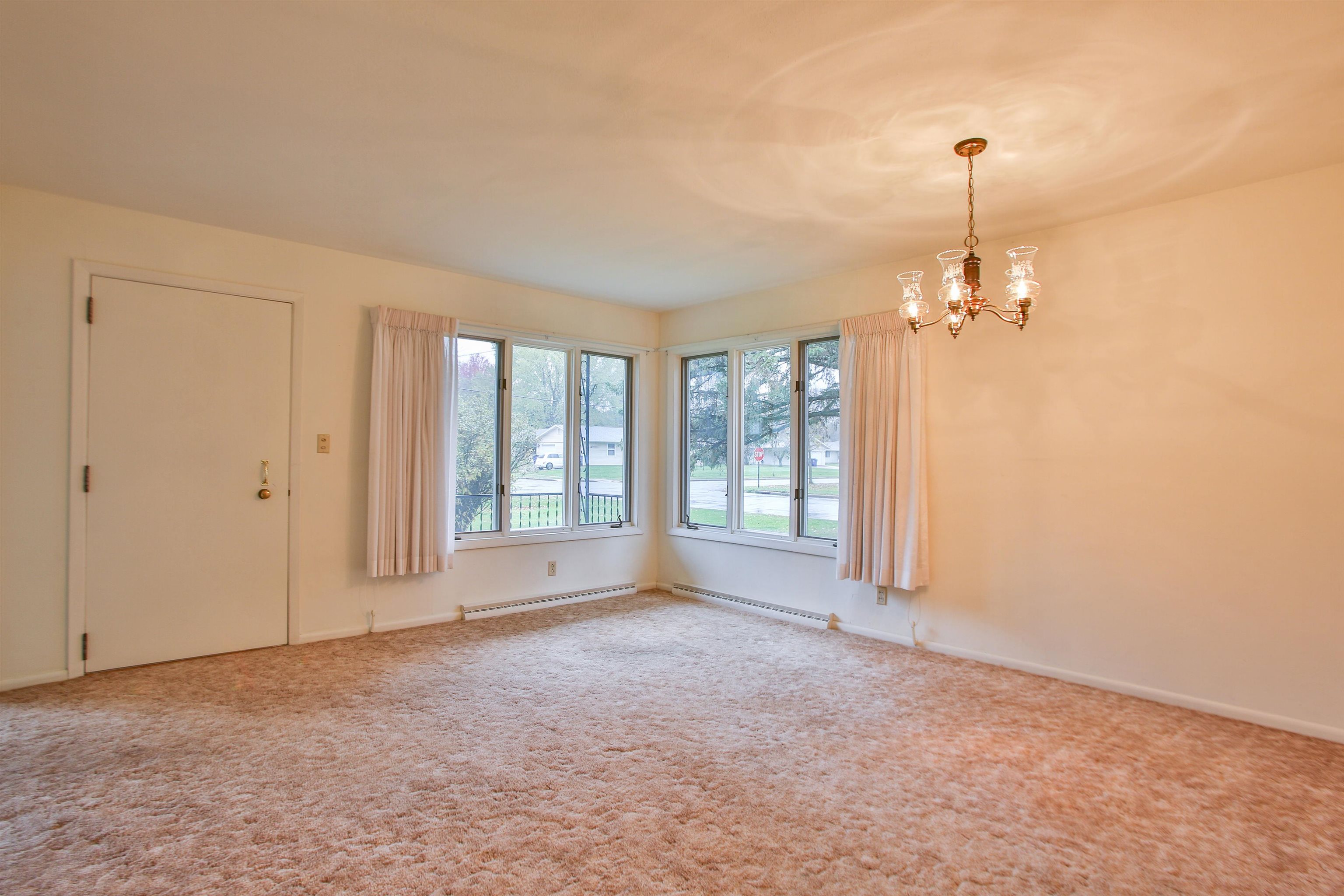 1402 Evergreen Road Property Photo 10