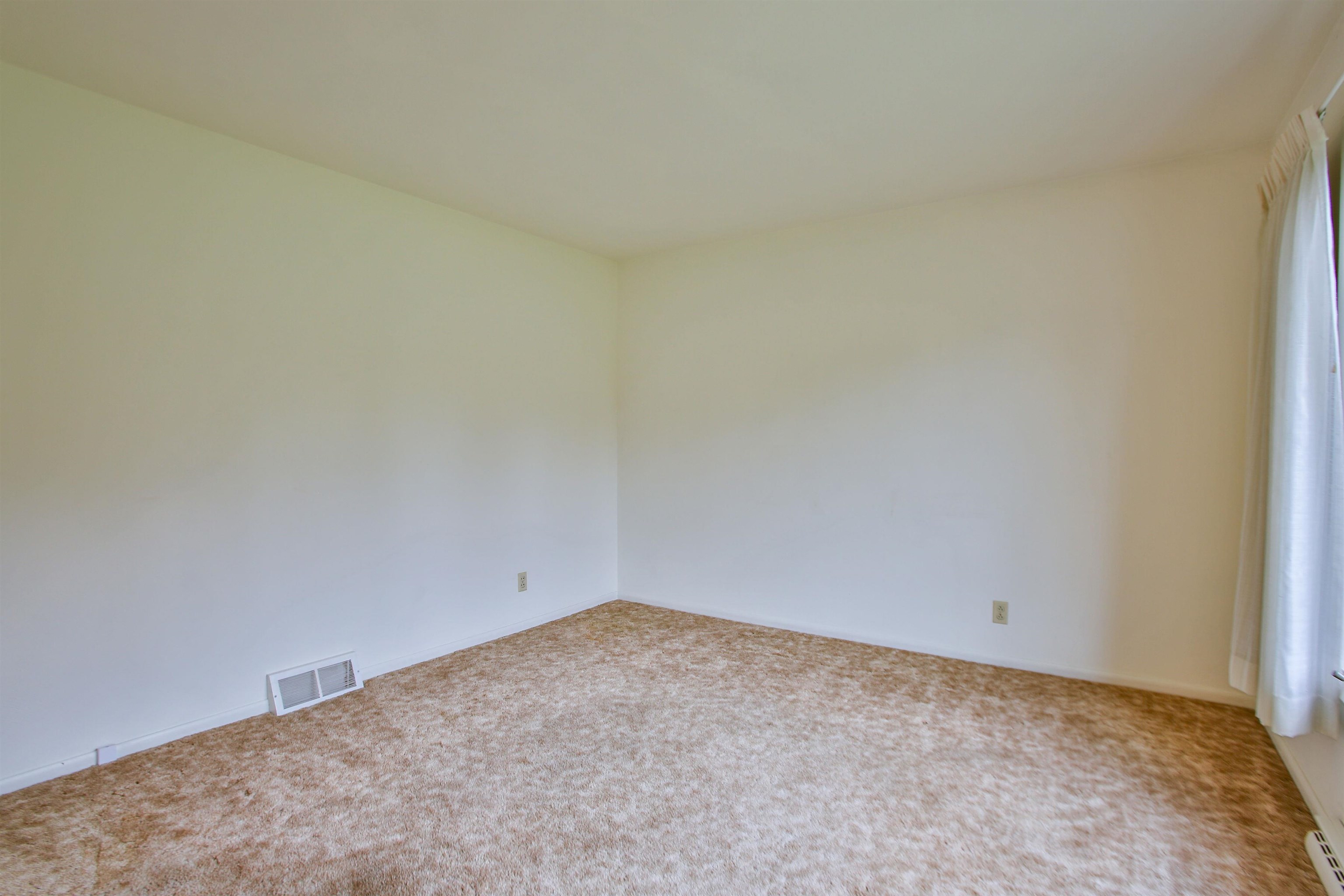 1402 Evergreen Road Property Photo 13