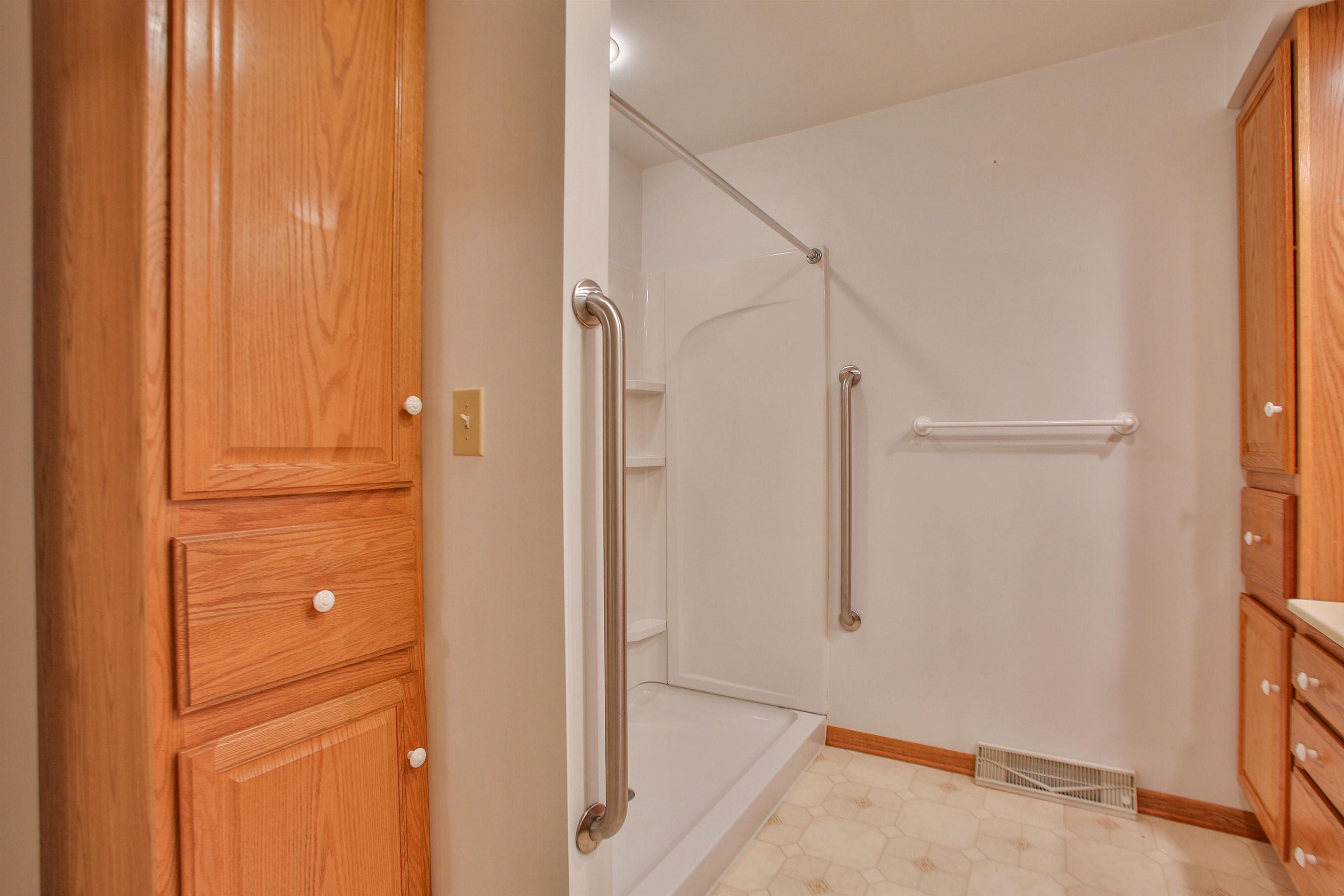 1402 Evergreen Road Property Photo 15