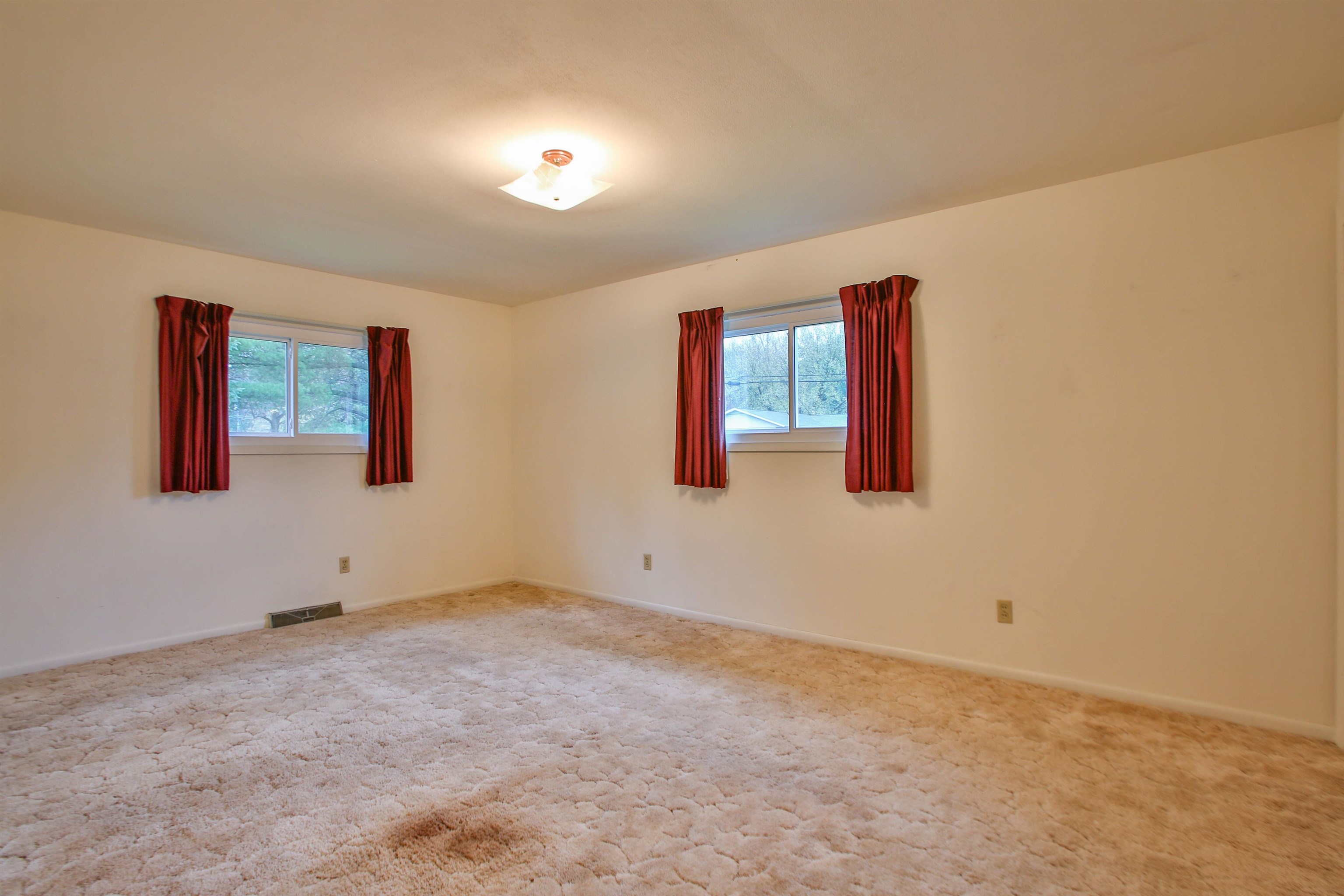 1402 Evergreen Road Property Photo 16