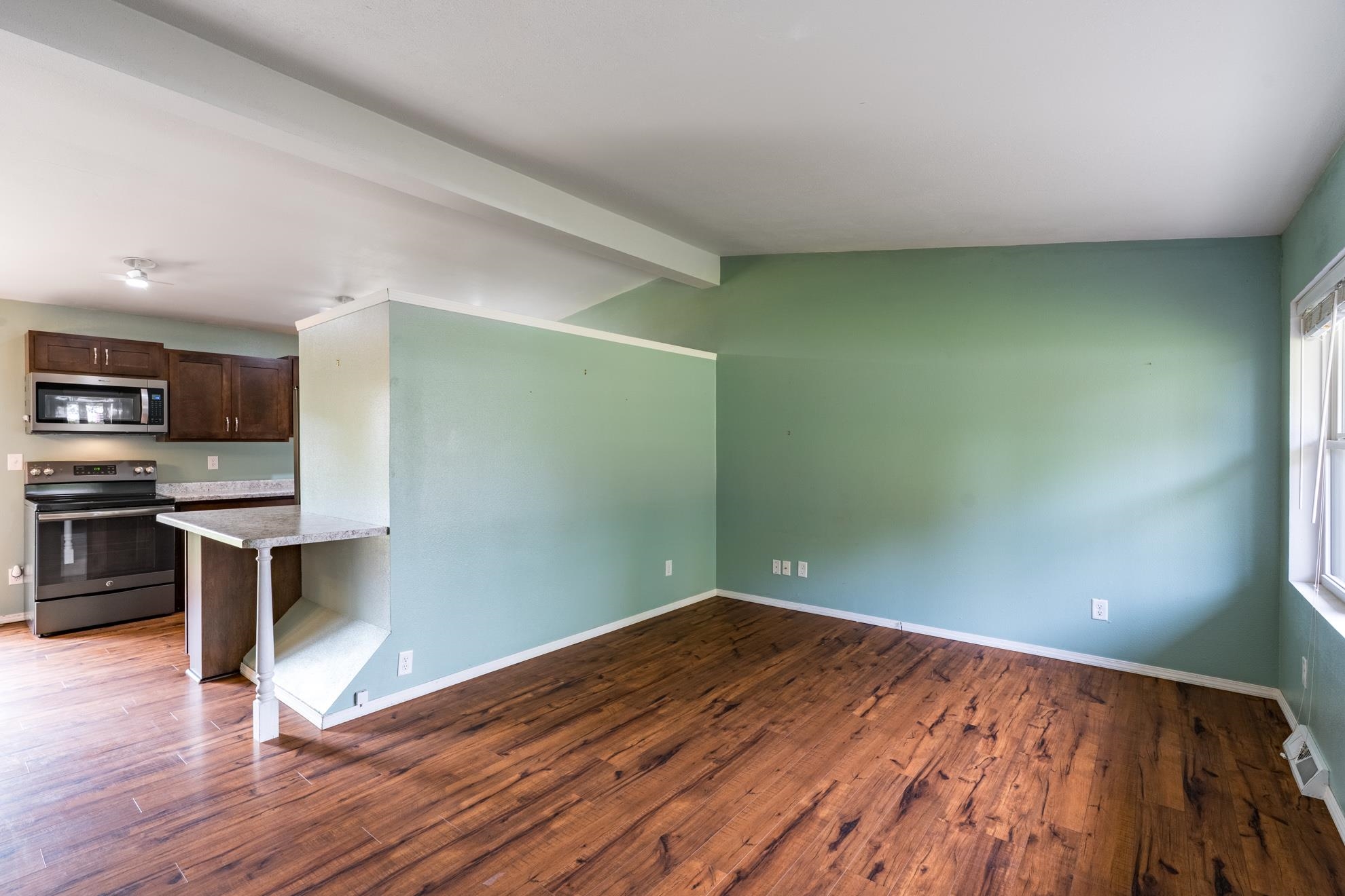 2811 Northwestern Ave Property Photo 7