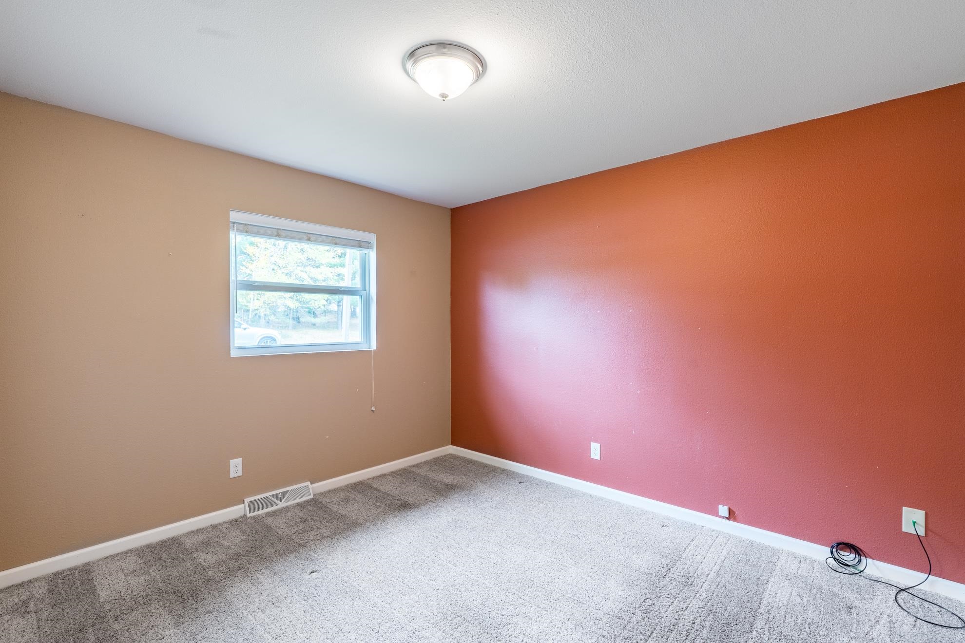 2811 Northwestern Ave Property Photo 18