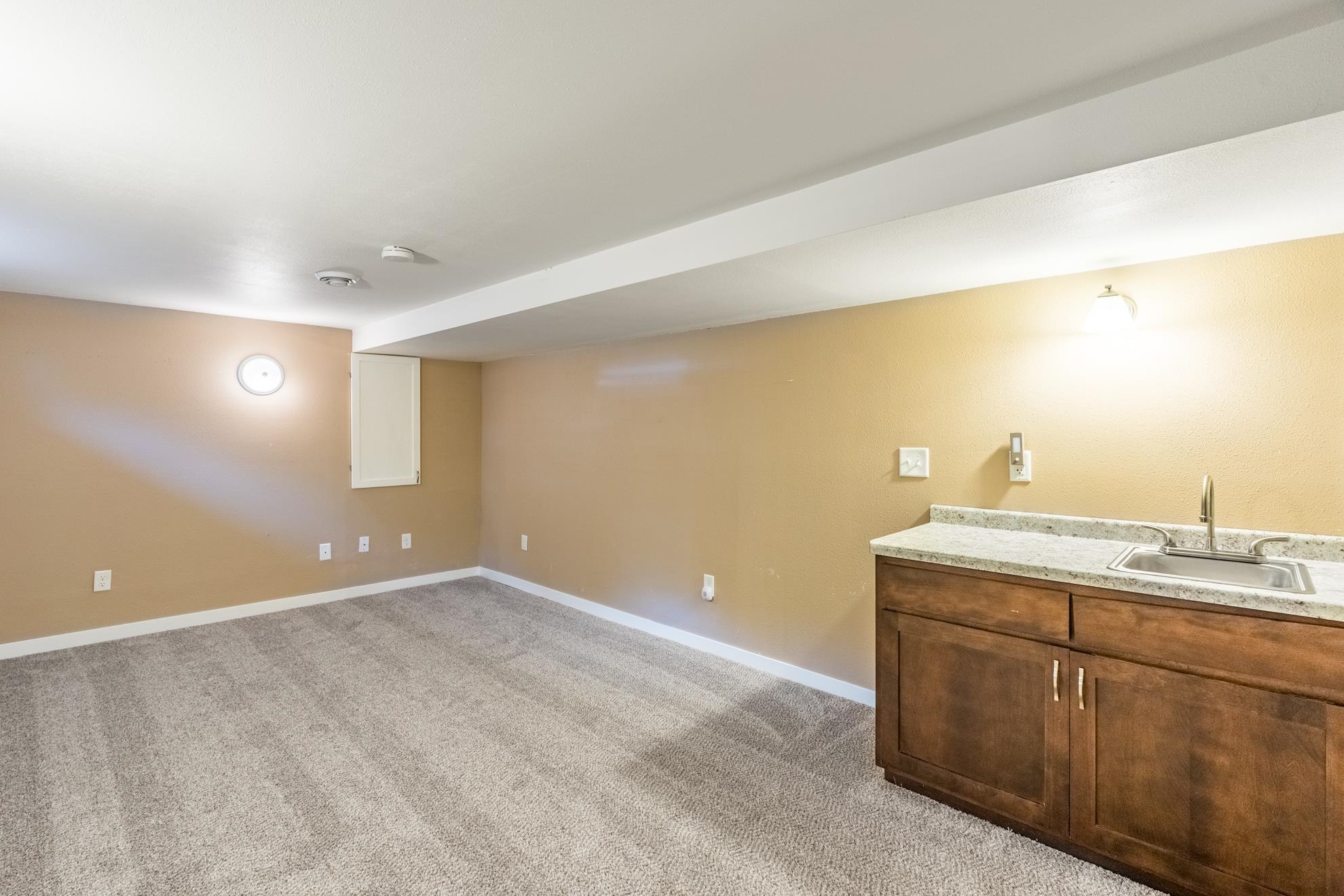 2811 Northwestern Ave Property Photo 23