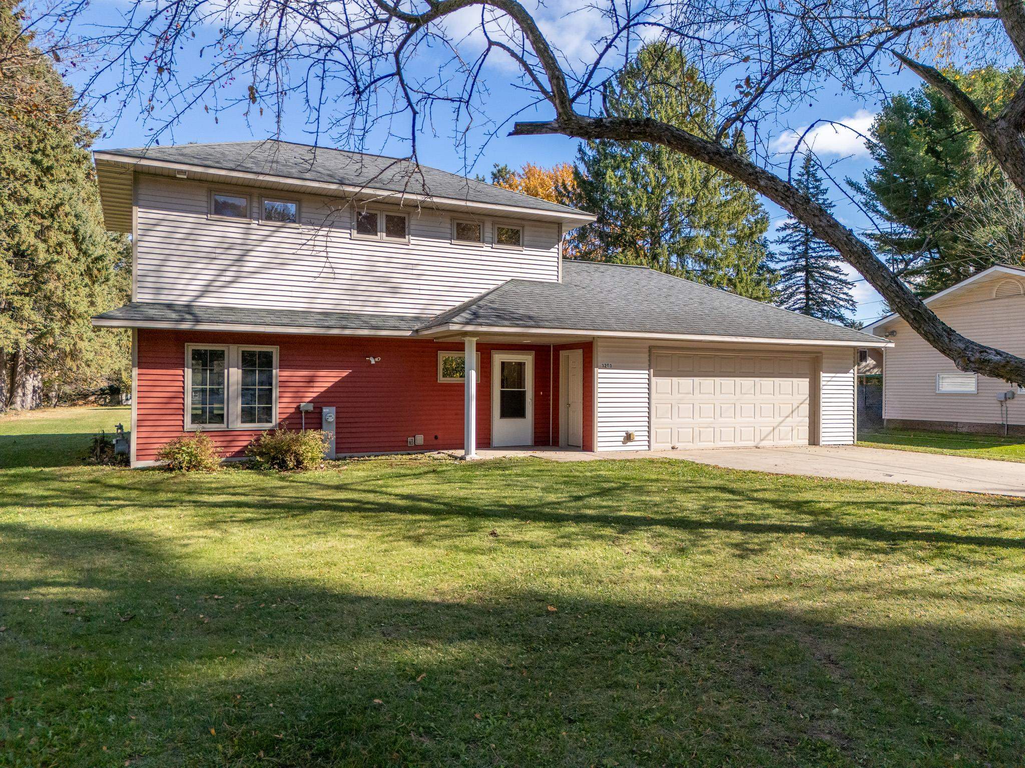226963 Harrier Avenue Property Photo 2