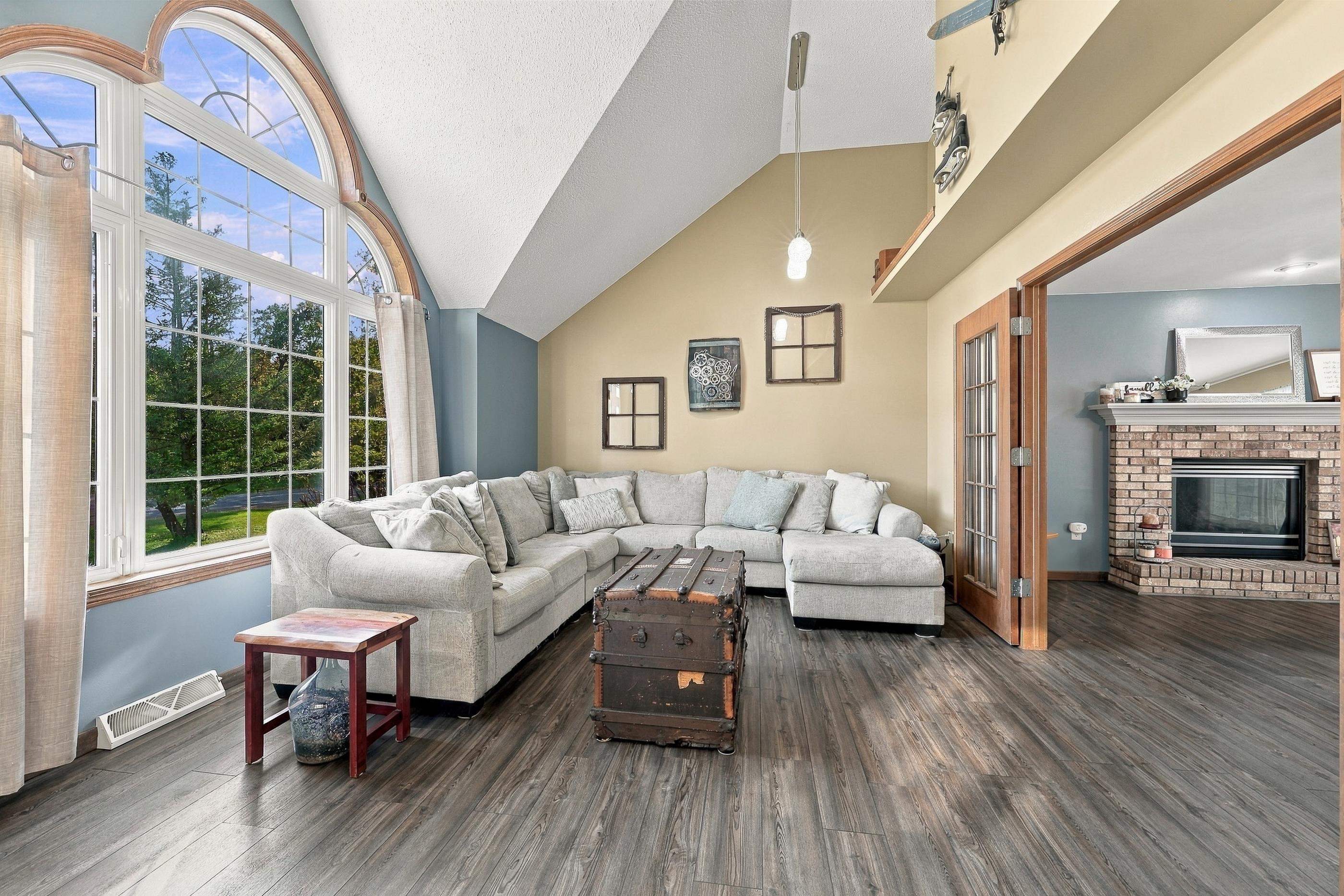 1900 Apple Court Property Photo 9
