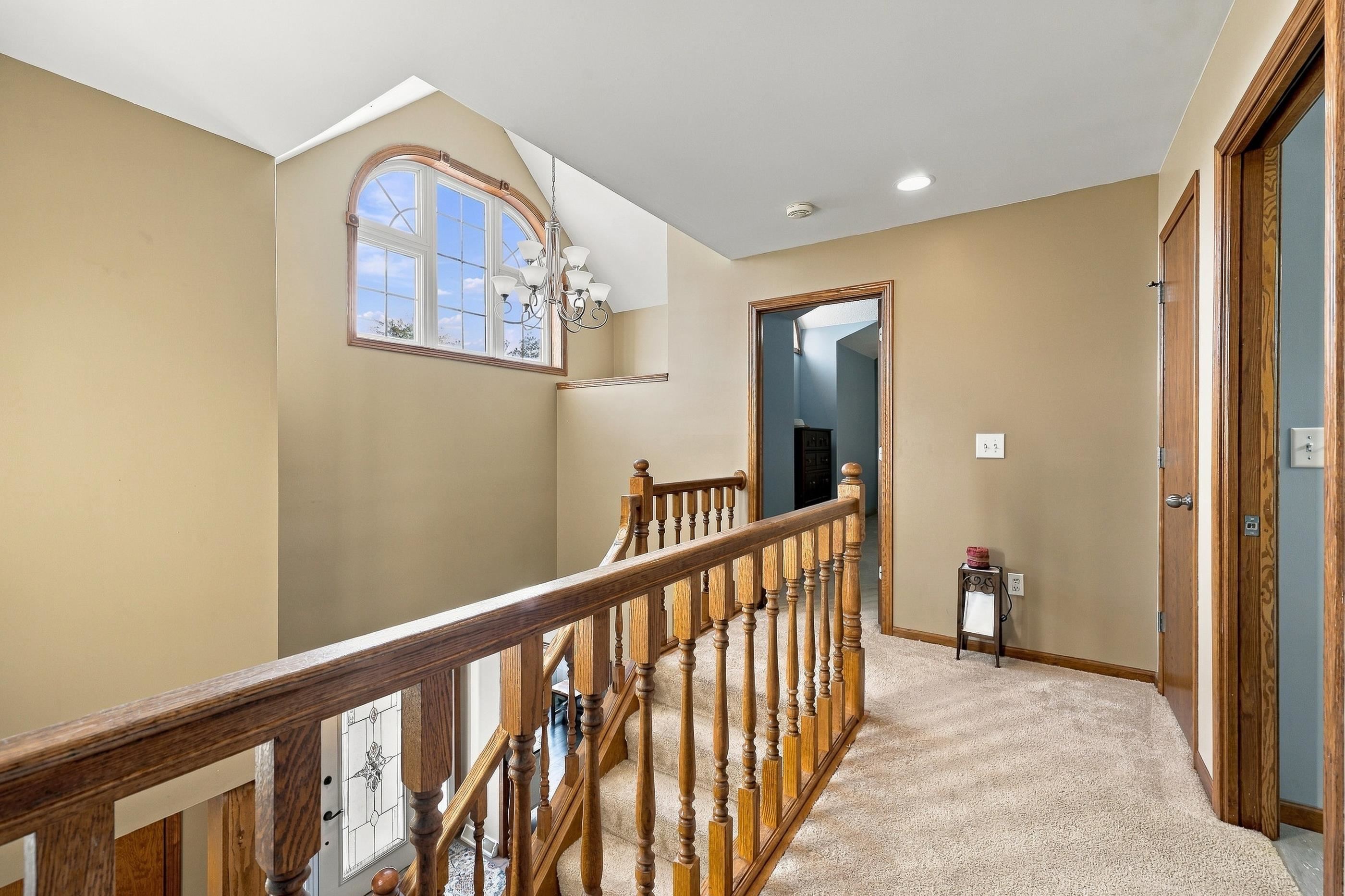 1900 Apple Court Property Photo 28