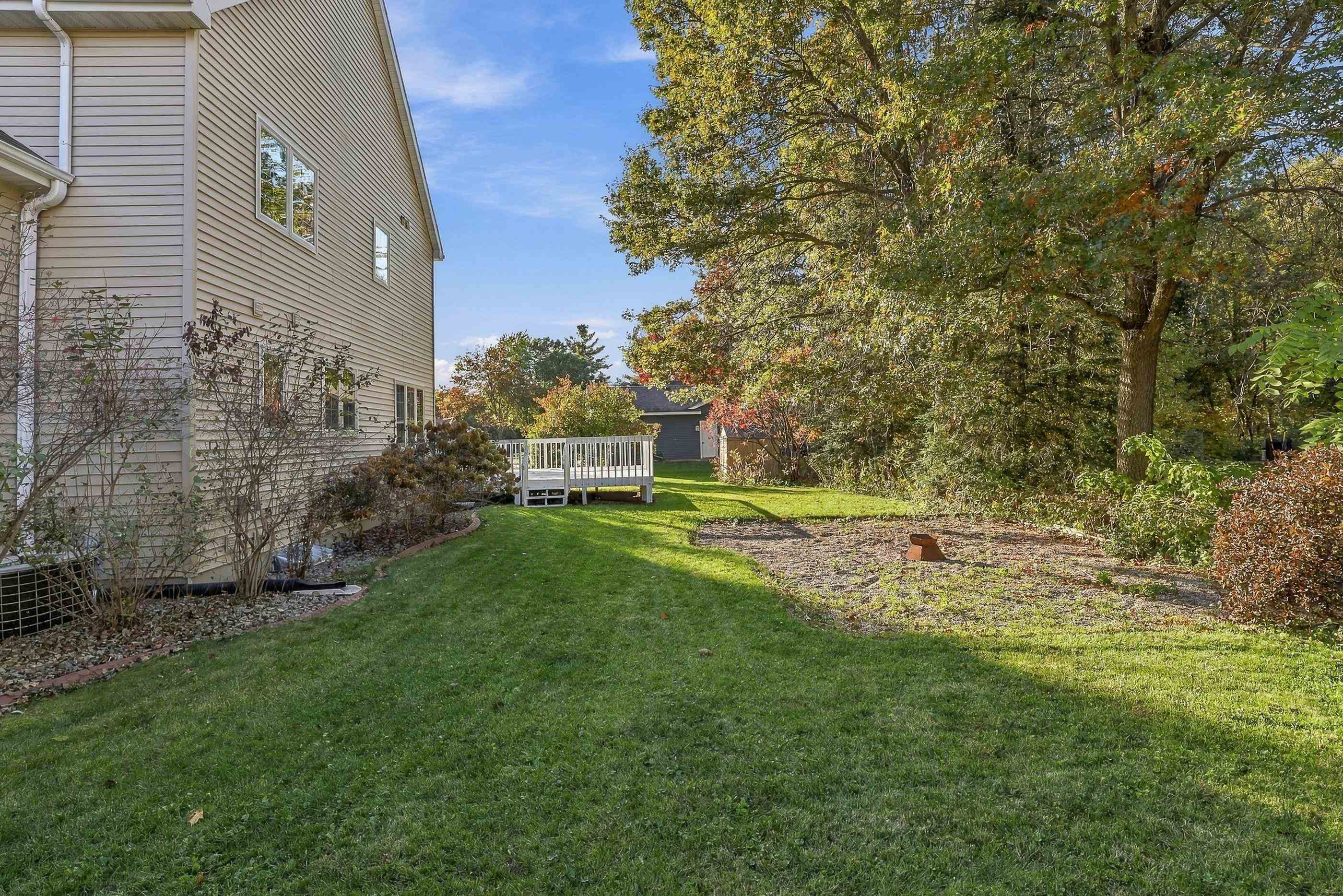 1900 Apple Court Property Photo 47