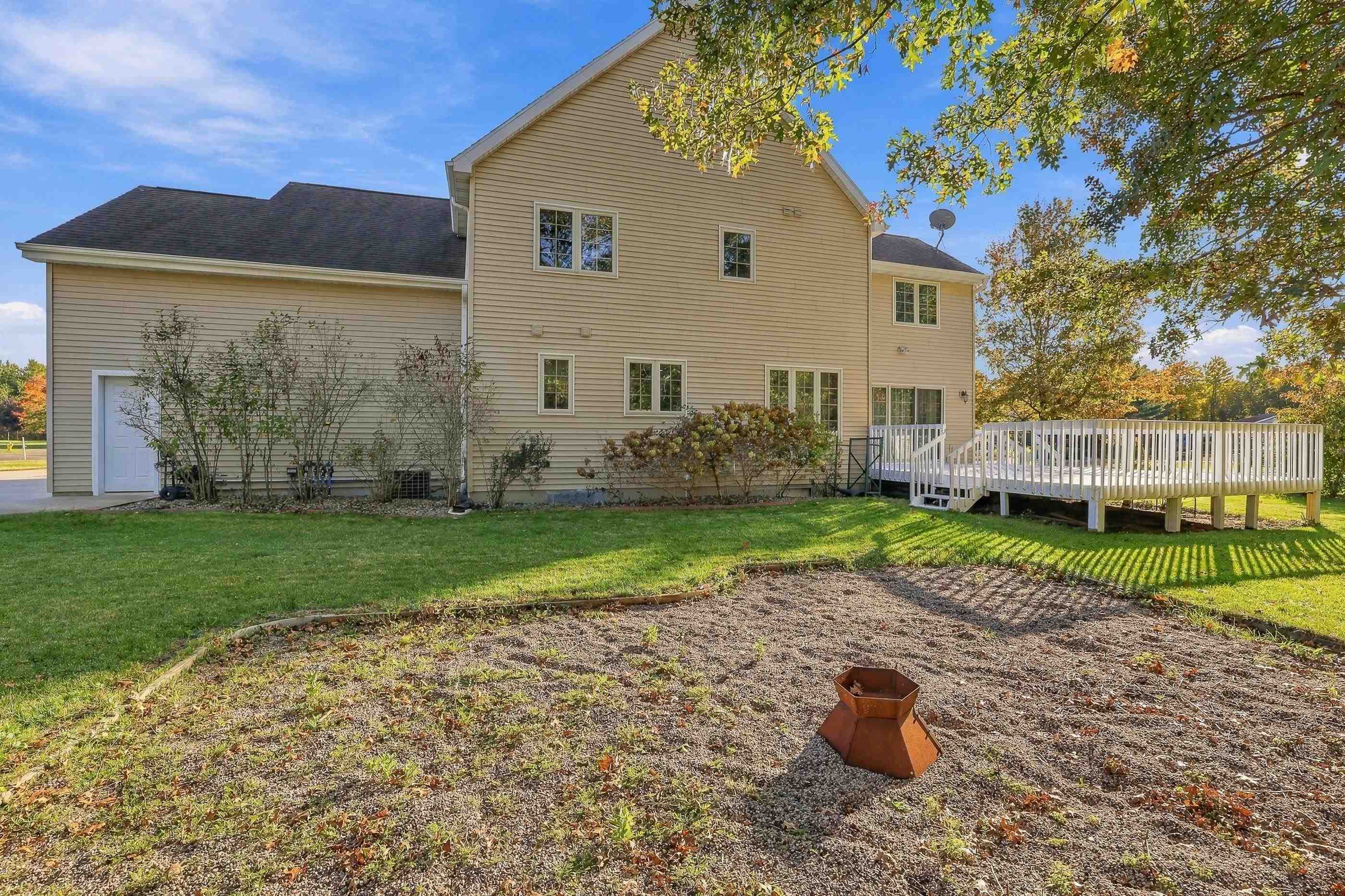 1900 Apple Court Property Photo 48
