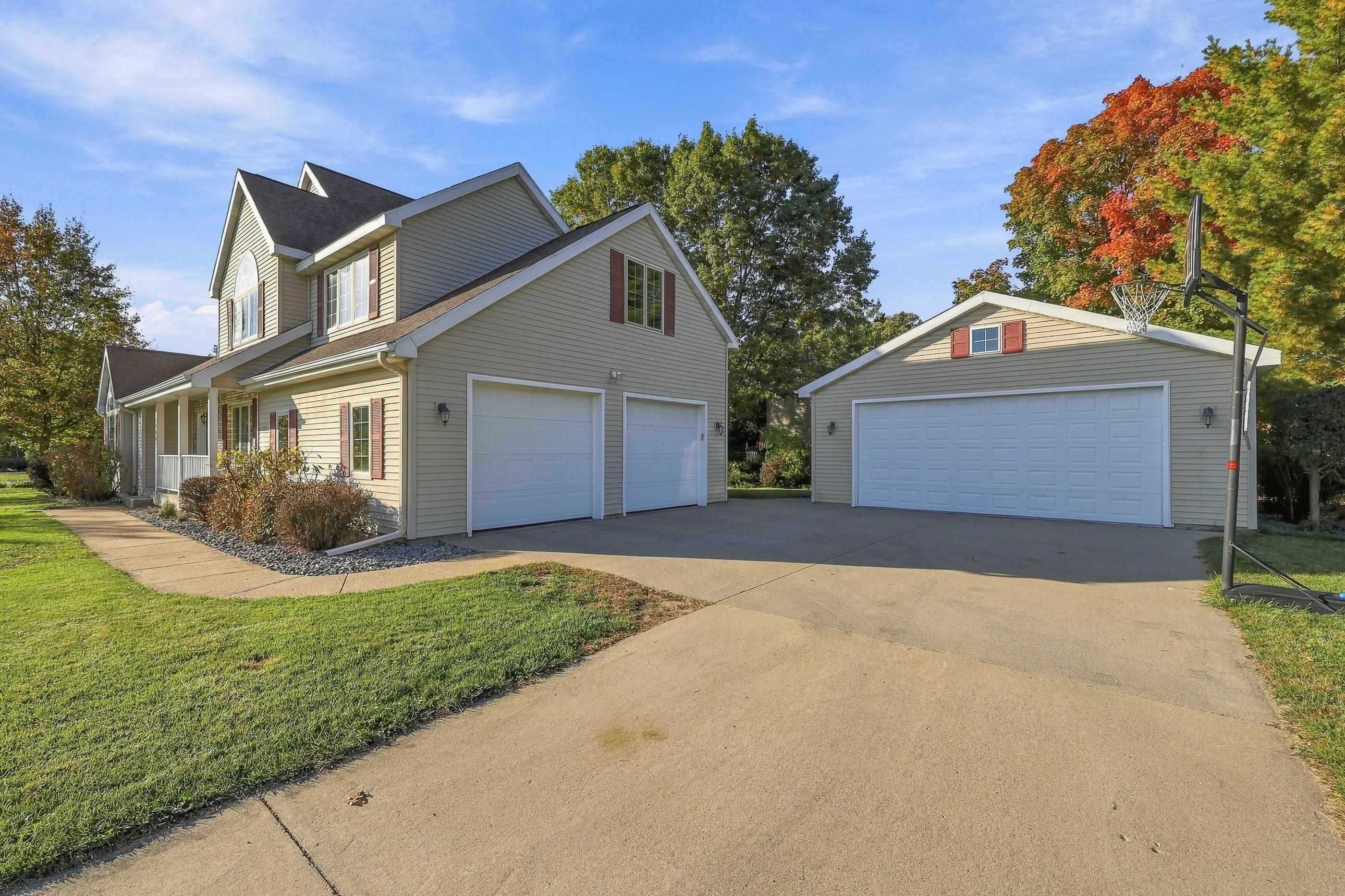 1900 Apple Court Property Photo 49