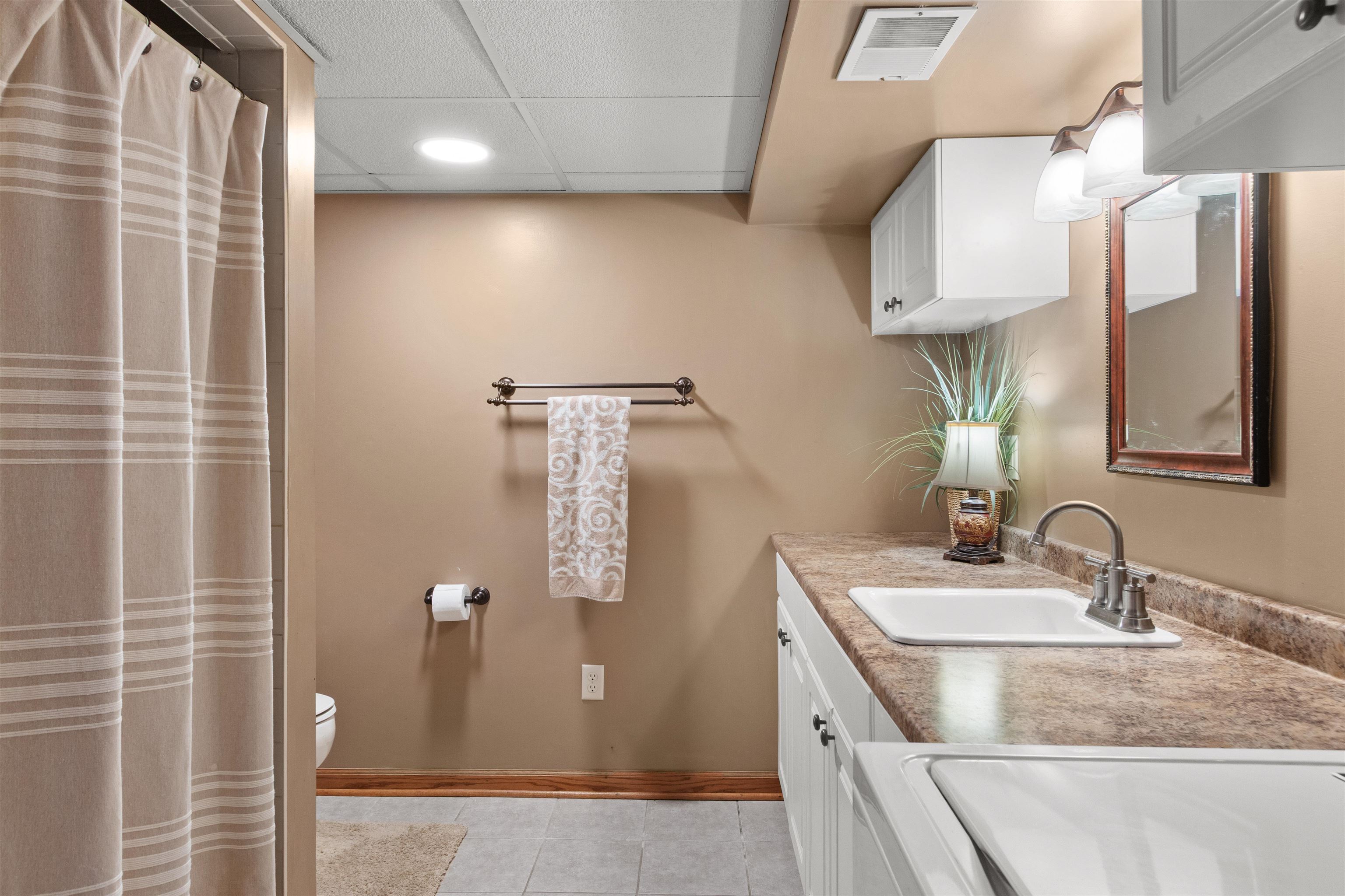 6511 Batavia Avenue Property Photo 28