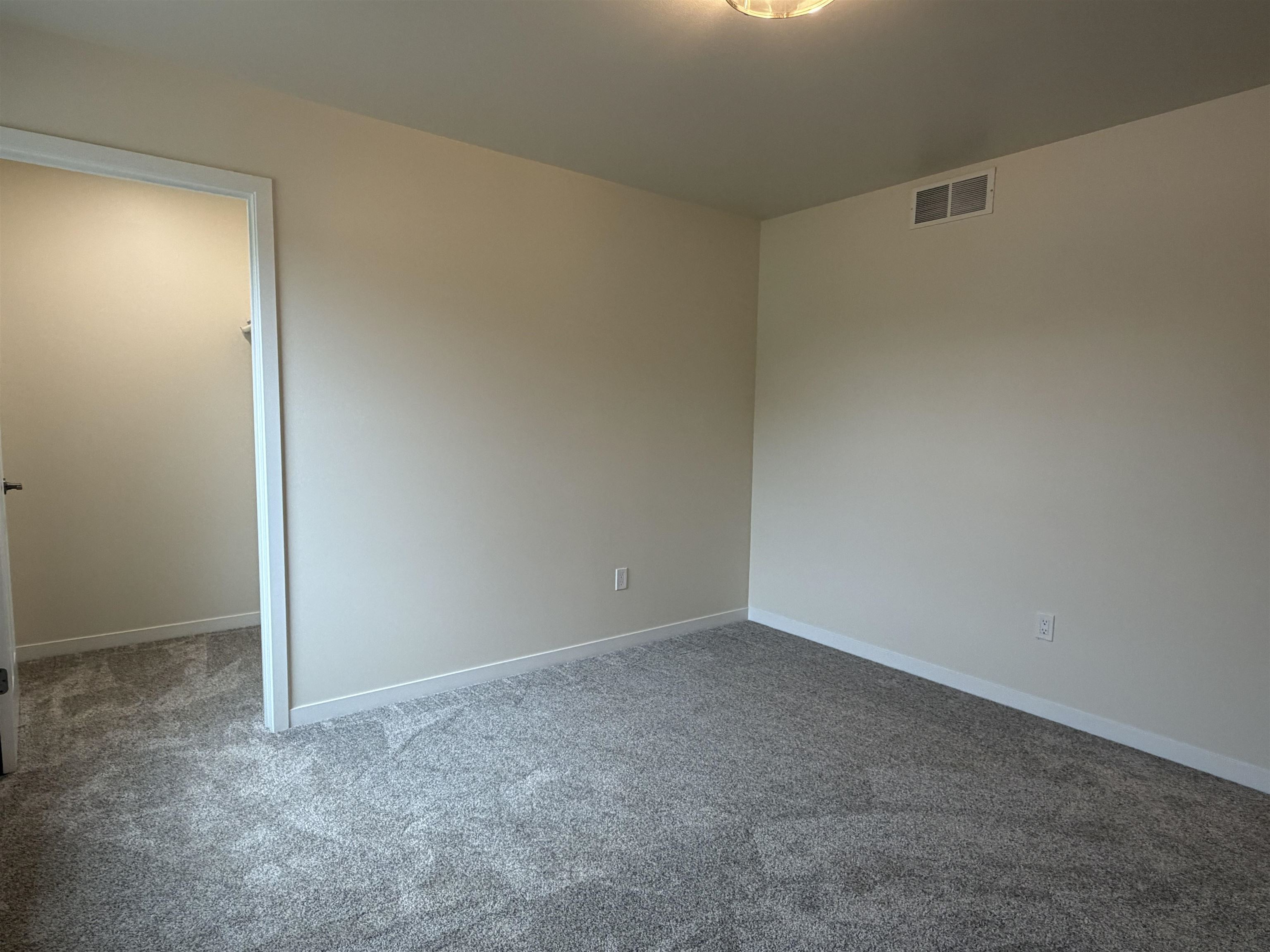 695 Oak Street Property Photo 21