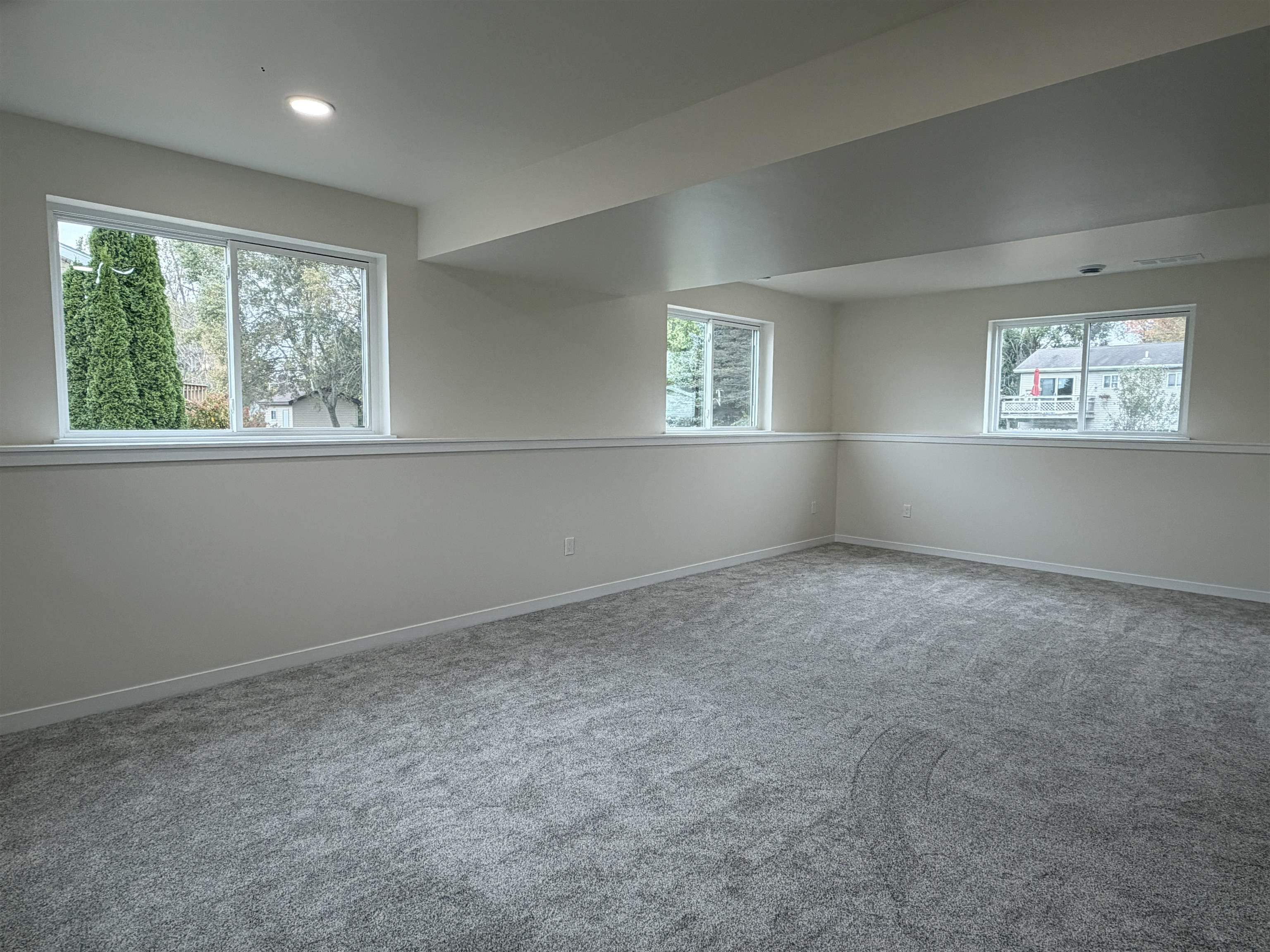 695 Oak Street Property Photo 29