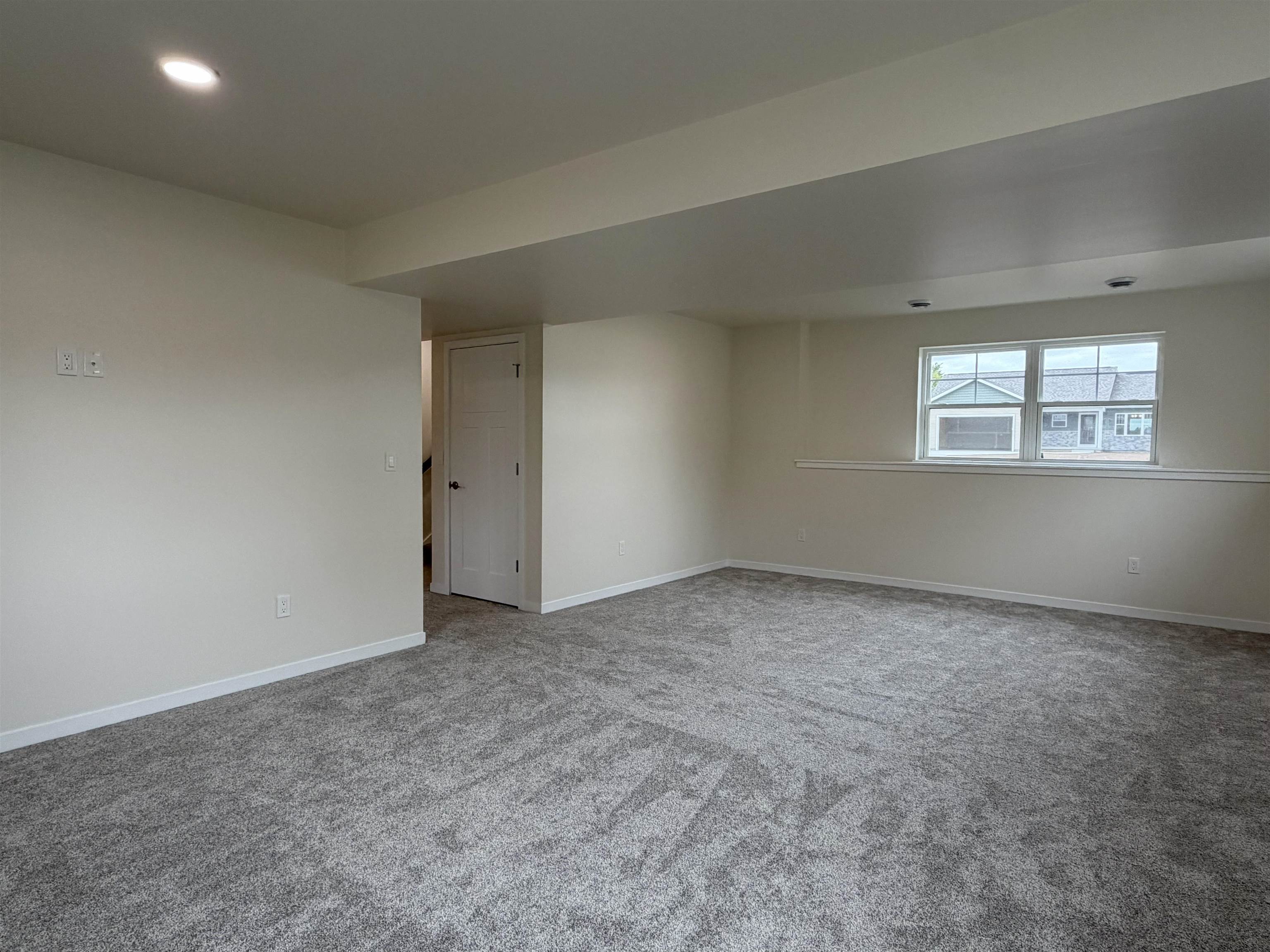 695 Oak Street Property Photo 31