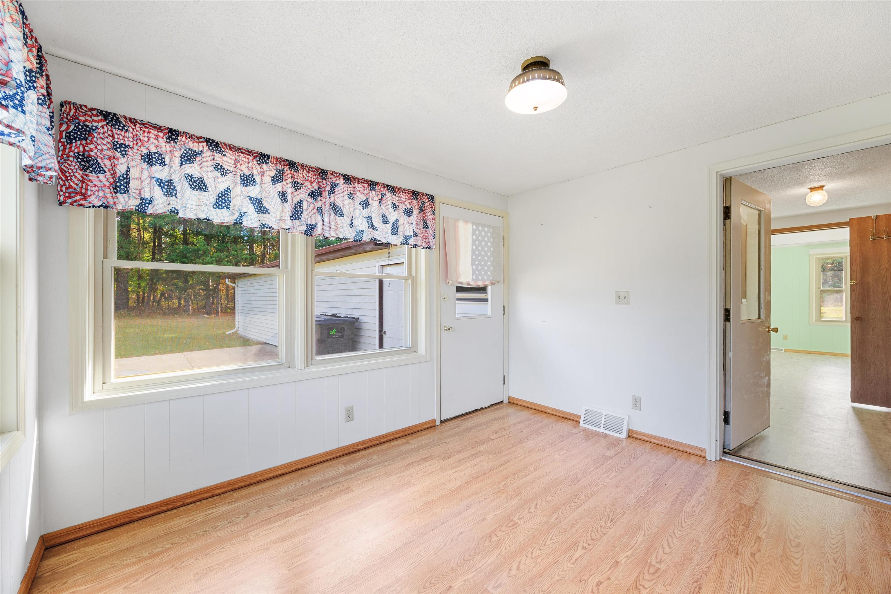 521 Bailey Street Property Photo 3