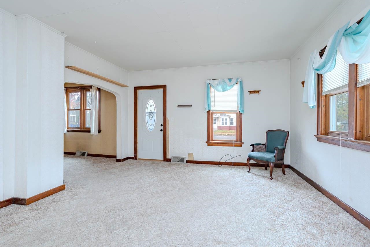 300 Cottage Street Property Photo 4