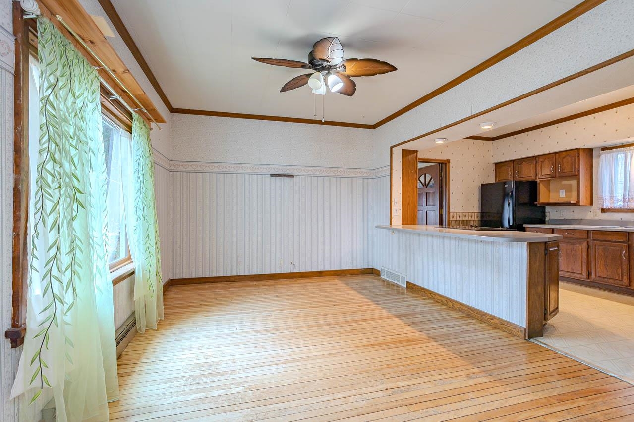 300 Cottage Street Property Photo 6