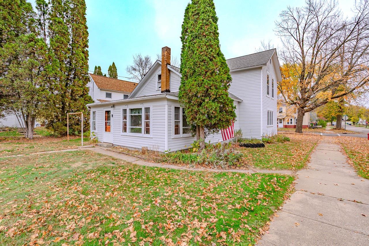 300 Cottage Street Property Photo 11