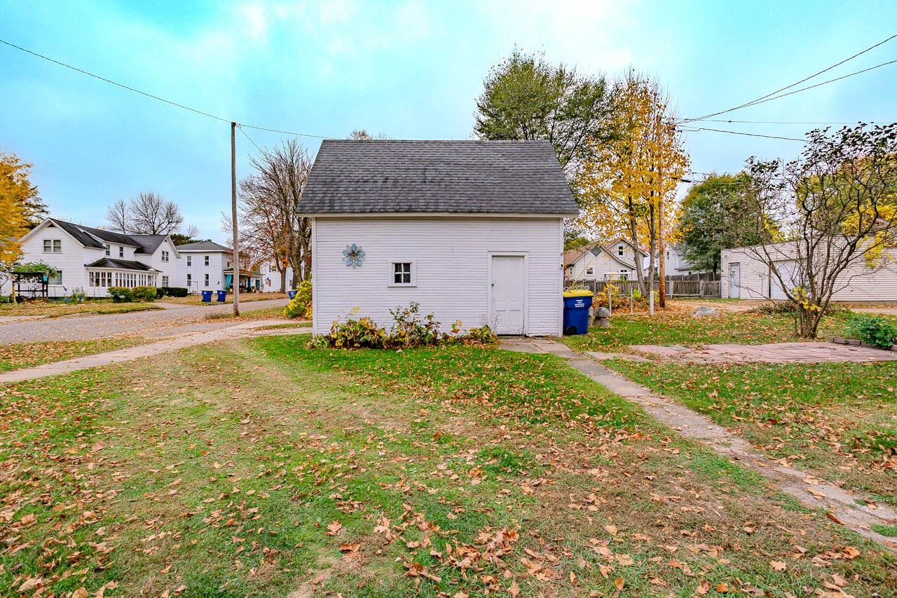 300 Cottage Street Property Photo 12