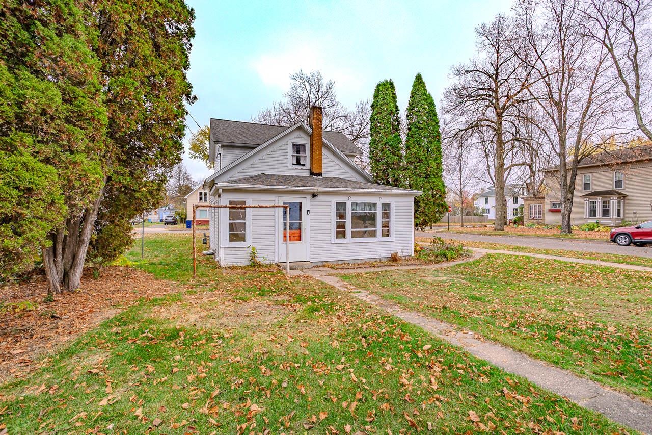 300 Cottage Street Property Photo 13