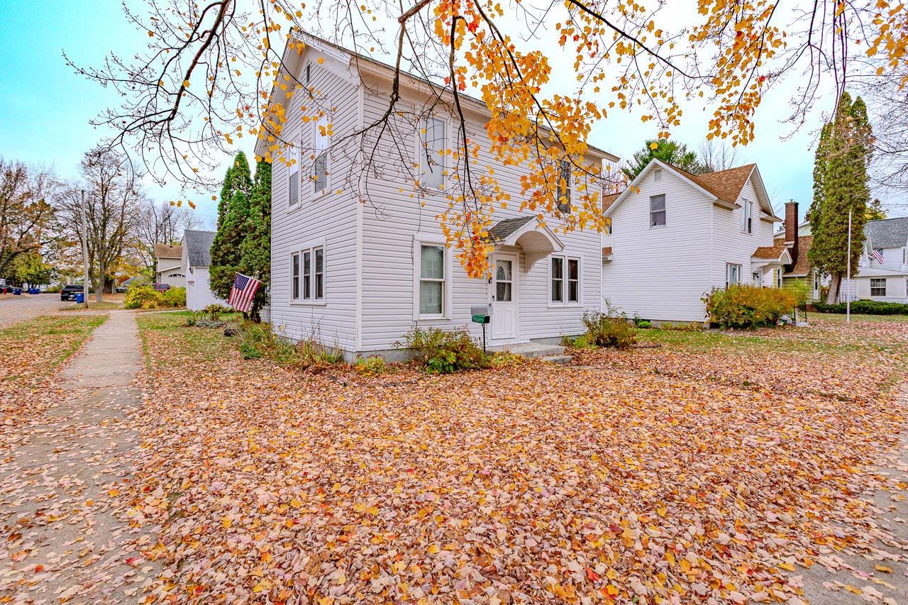 300 Cottage Street Property Photo 14