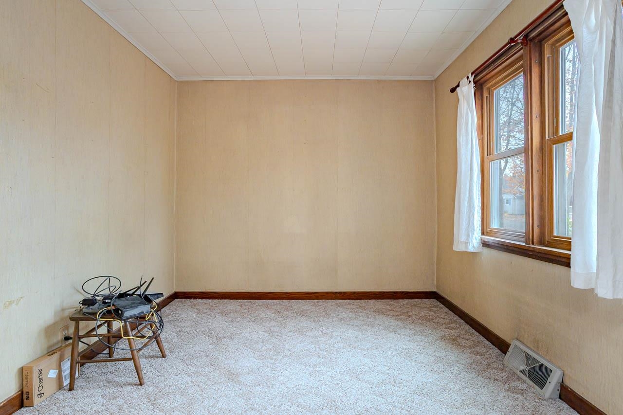 300 Cottage Street Property Photo 18