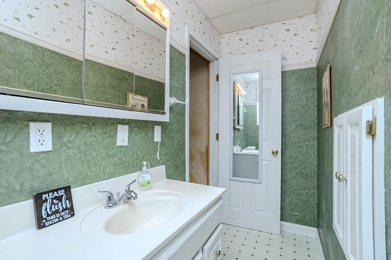 300 Cottage Street Property Photo 23
