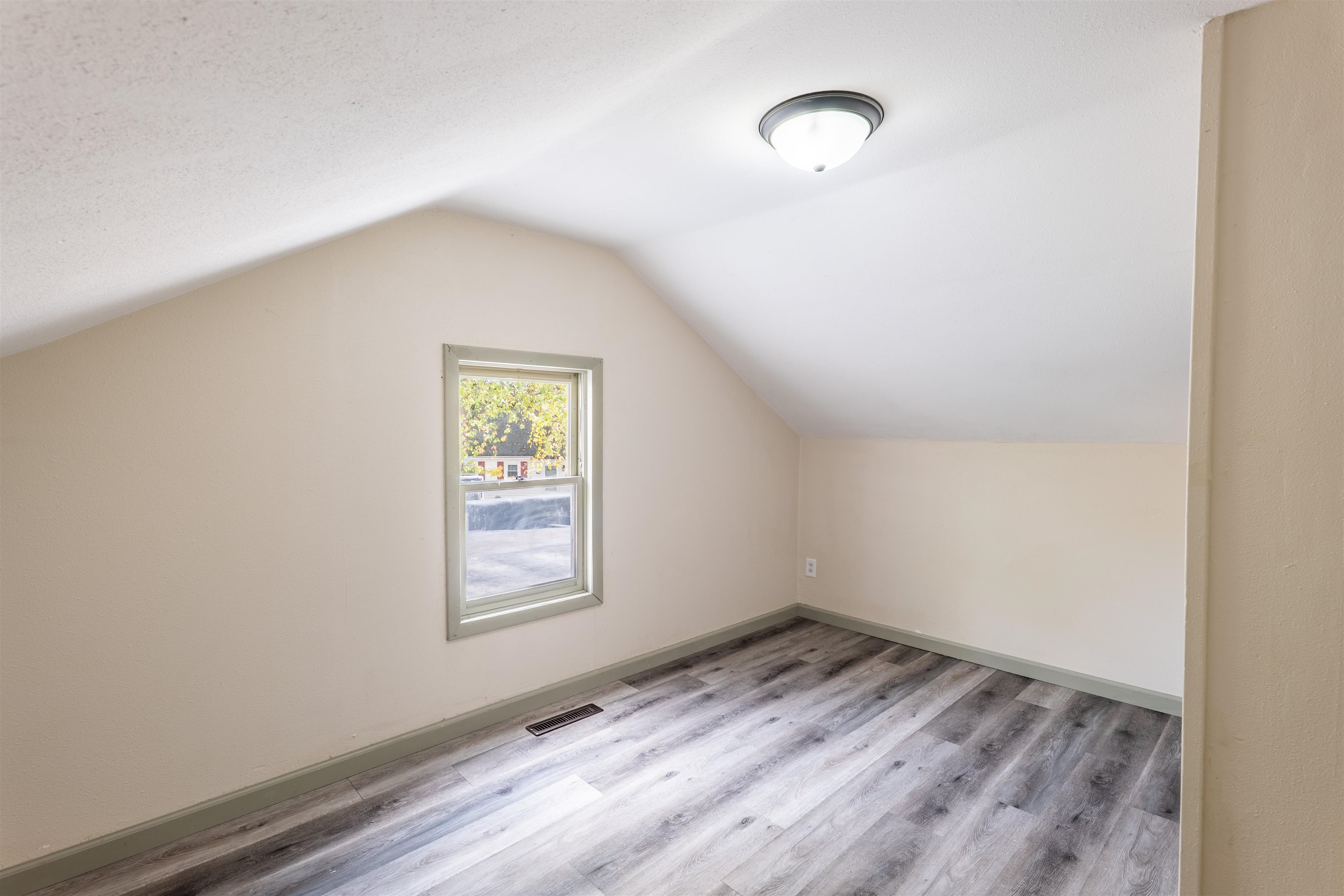 601 Chellis Street Property Photo 22