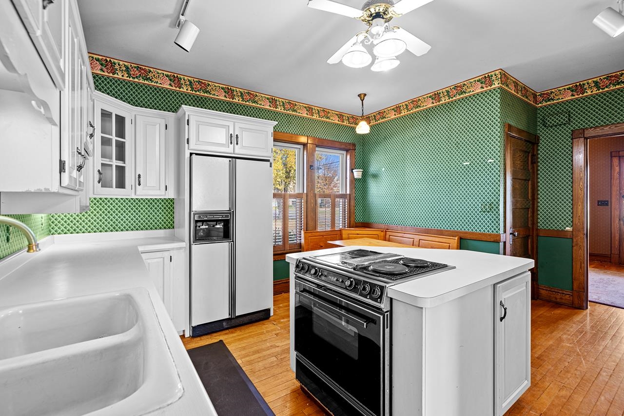 1418 W Grand Avenue Property Photo 18