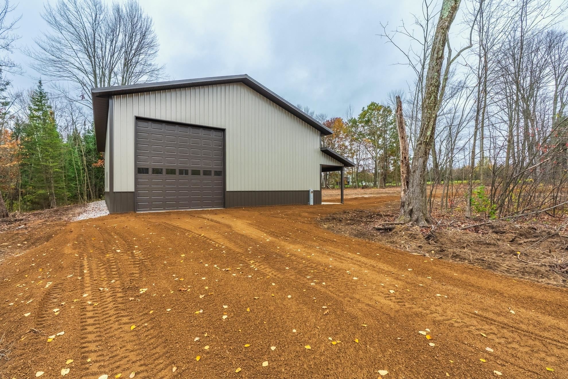 2295 Forest Road Property Photo 13